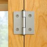dobradica de canto zincada 850 x 2 silvana assa abloy ambientado